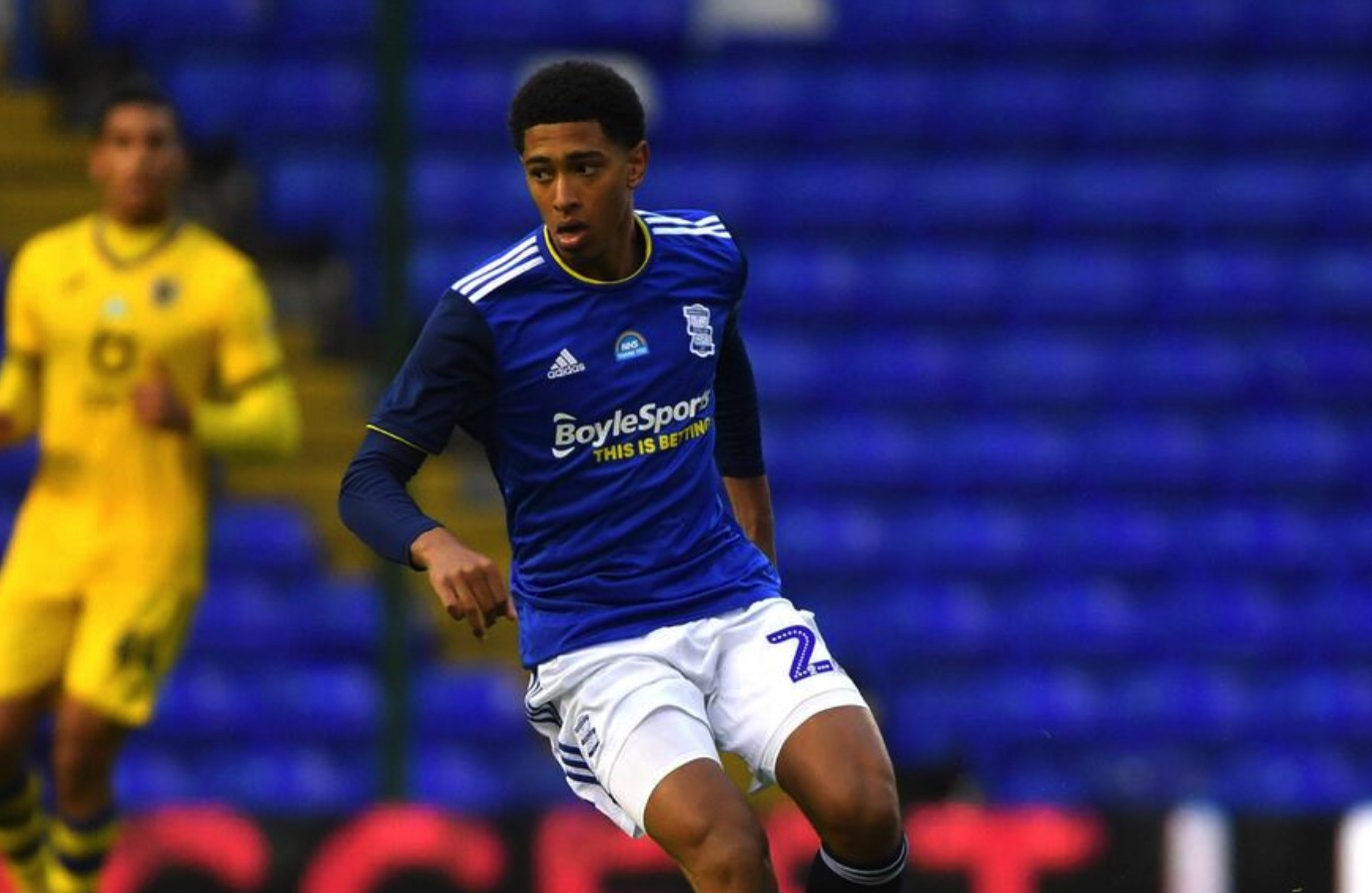 但也折射出 但也折射出